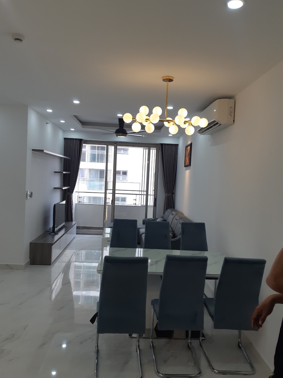 Cần cho thuê căn hộ Midtown M6, 91 m2, 2 phòng ngủ, full nội thất, giá thuê 30 triệu