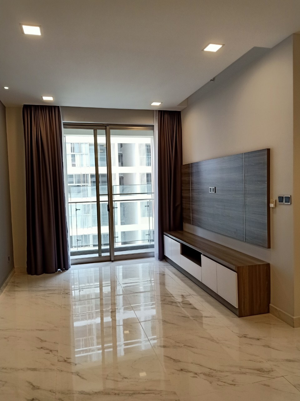Cho thuê căn hộ Midtown M6, 90 m2, 2 phòng ngủ, Full nội thất đầy đủ, giá thuê 1200 usd. 27 TRIỆU